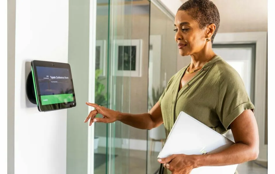 HP Poly Kits Wall Mount TC10 Black (874P8AA) - SynFore