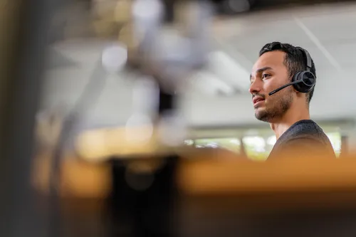 HP Poly Voyager 4310 USB-C Headset + BT700 dongle (77Y94AA) - SynFore