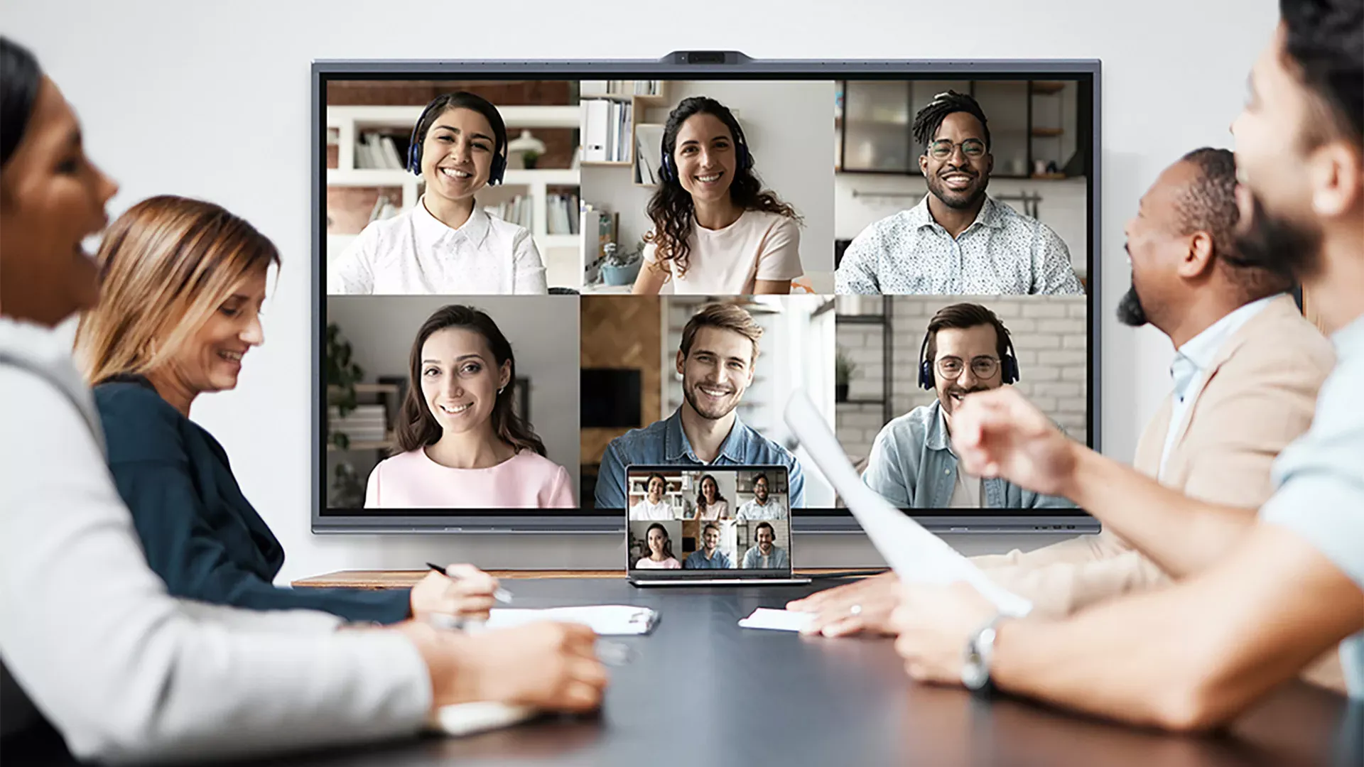 MAXHUB XBoard V7, 55" All-in-One Conference IFP, inc PC (V5550-MT71E) - SynFore