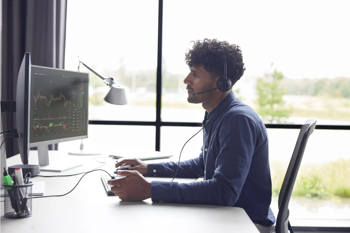 HP Poly EncorePro 320 with Quick Disconnect Binaural Headset TAA (77T26AA) - SynFore